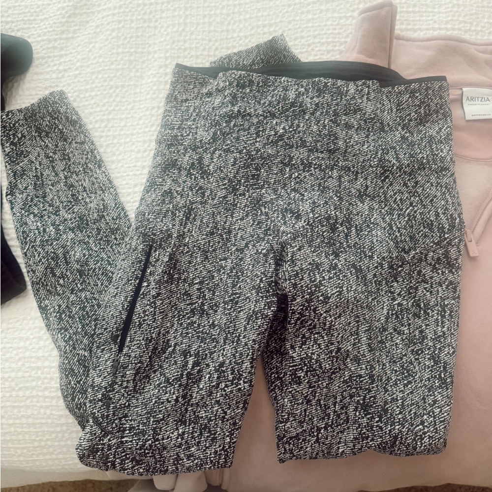 Lululemon Athletica Black and White Legging Pants